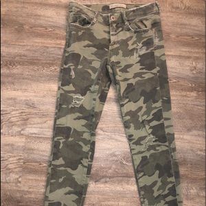 Zara Pants - Zara Camo Jeans in size 4 - only worn once!! Zara Pants - Zara Camo Jeans in size 4 - only worn once!!
